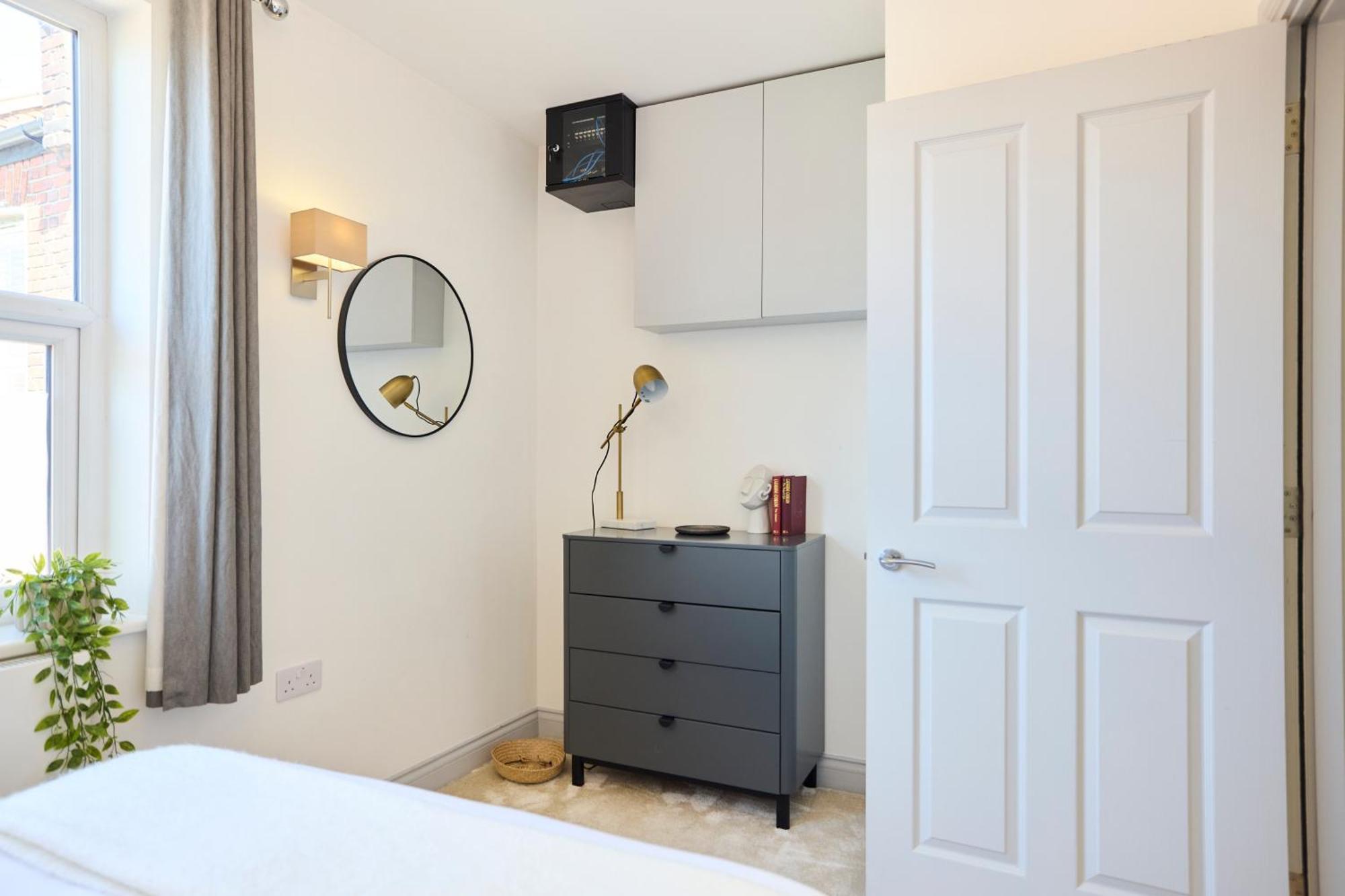 The Leghorn Quarters - Modern 3bdr With Balcony * Londres